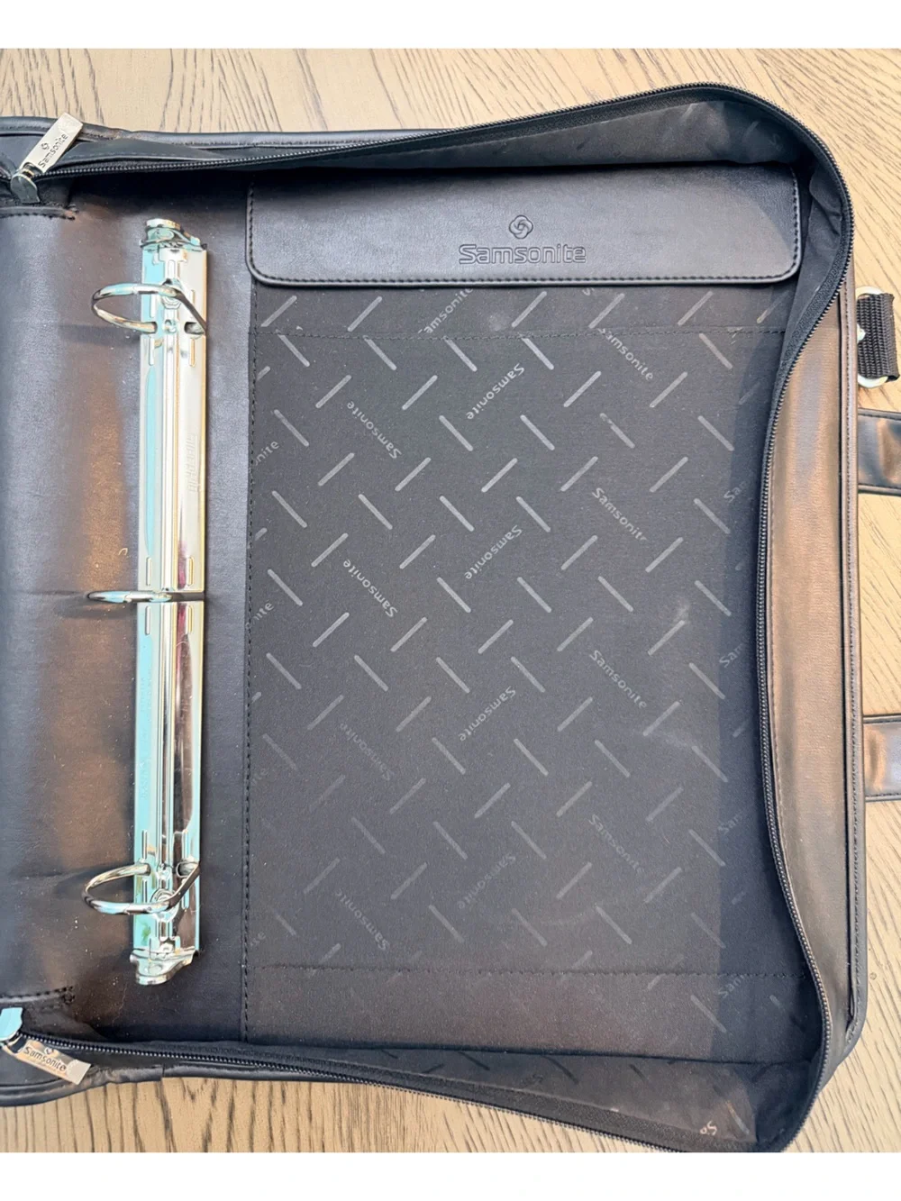Samsonite Black Leather Laptop Messenger Bag